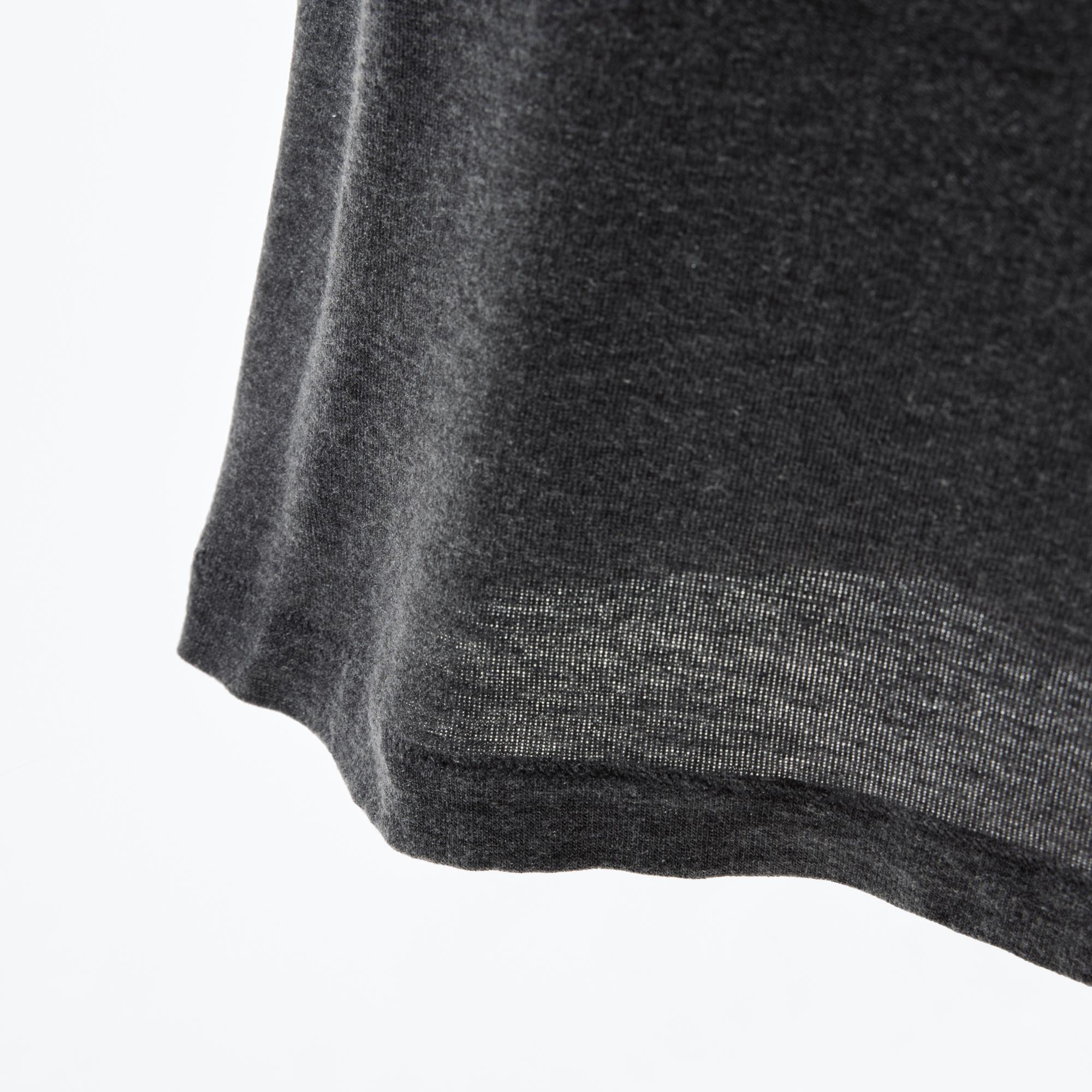 Slightly sheer fabric.Luxuriously smooth and fluffy yarn. *9% cashmere blend.