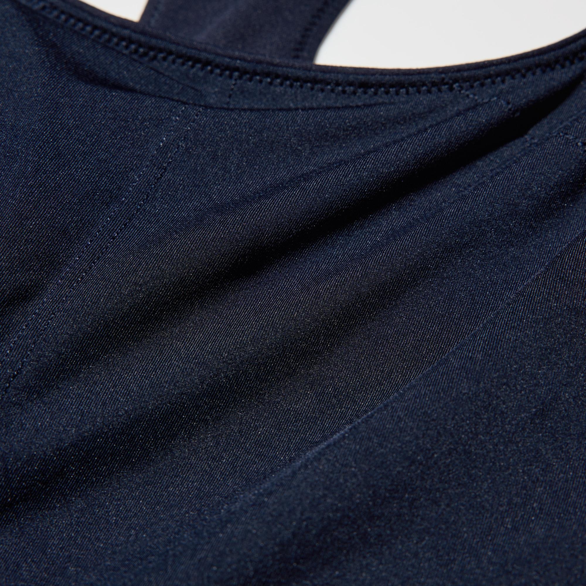 Main body made of smooth, quick-drying 'AIRism' material (except the cups and lining).