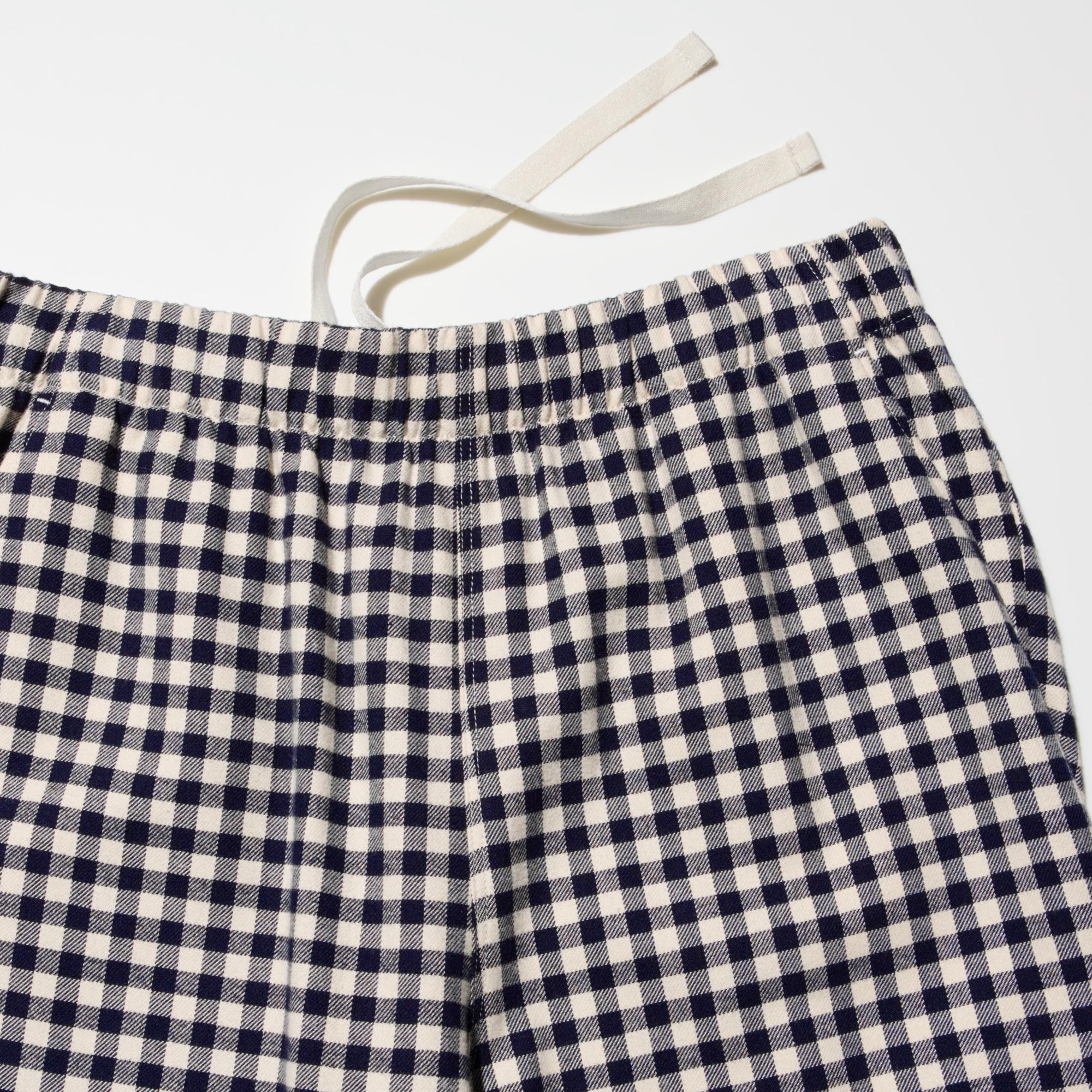 Comfortable elastic waist with an inner drawstring for easy adjustment.