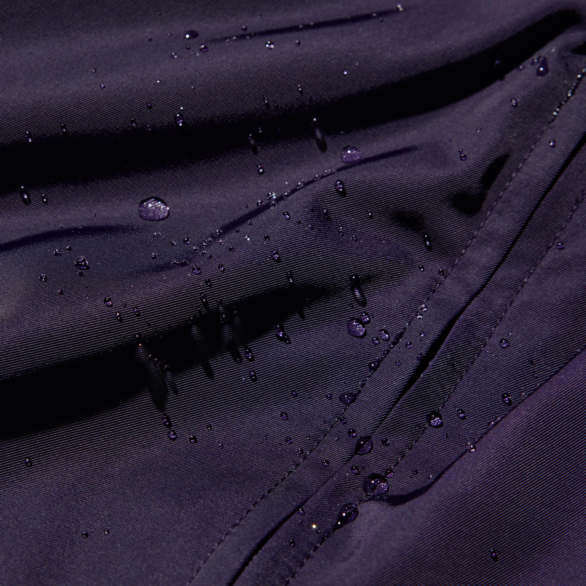 Glossy fabric with an elegant look. Water-repellent finish protects against light rain. Made without perfluorinated chemicals (PFAS). *The fabric is coated with a water-repellent agent so the effect lasts longer. The finish is not permanent.