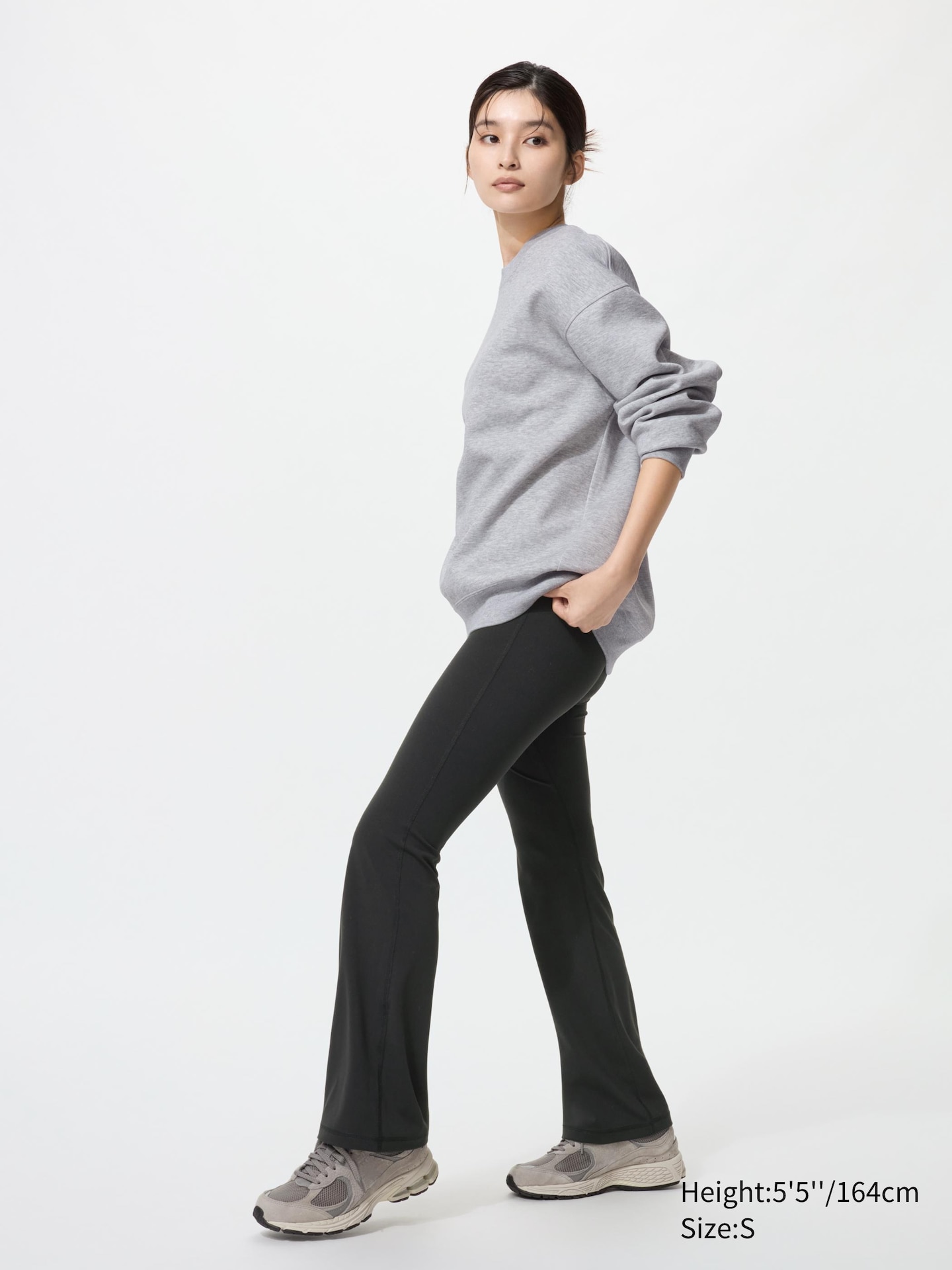 Женские спортивные леггинсы-клёш Uniqlo Ultra Stretch Active, цвет: Чёрный — фото 1
