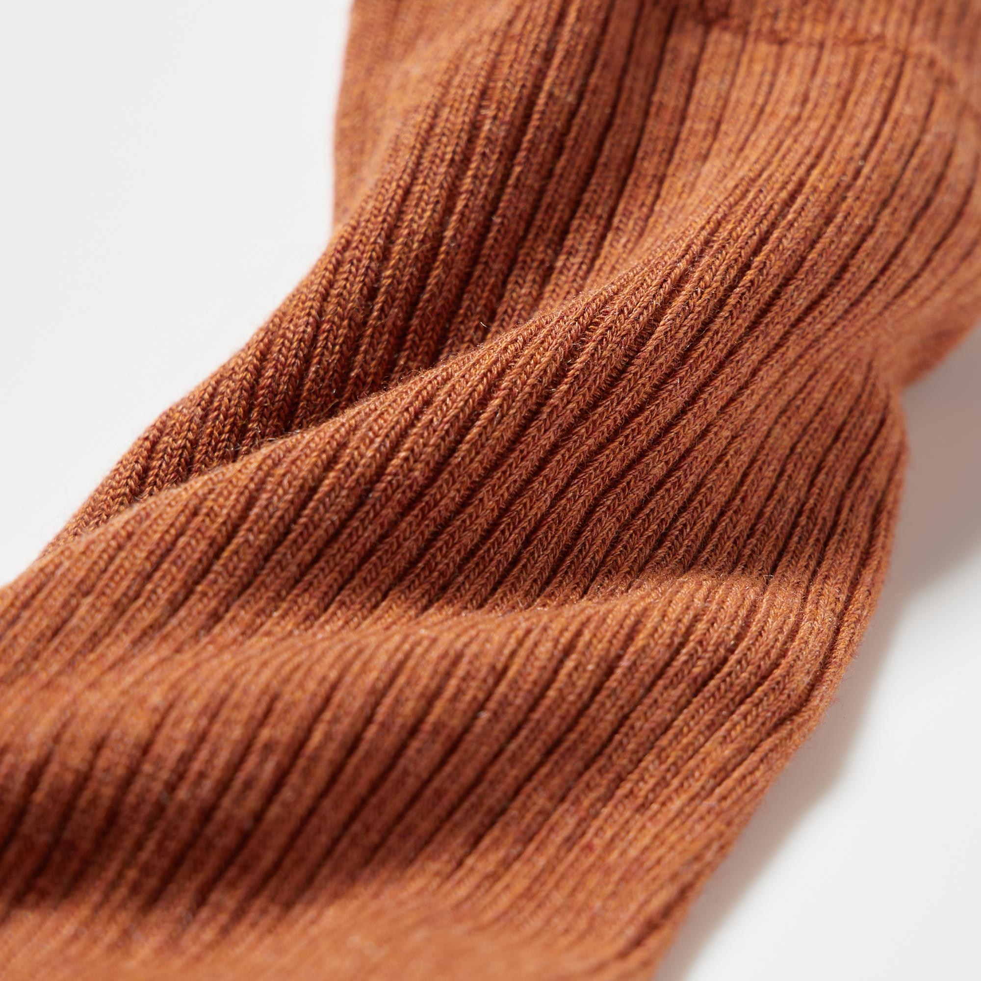 Special yarn neutralizes and deodorizes odors. The yarn retains its deodorizing properties even after washing. *Not permanent.