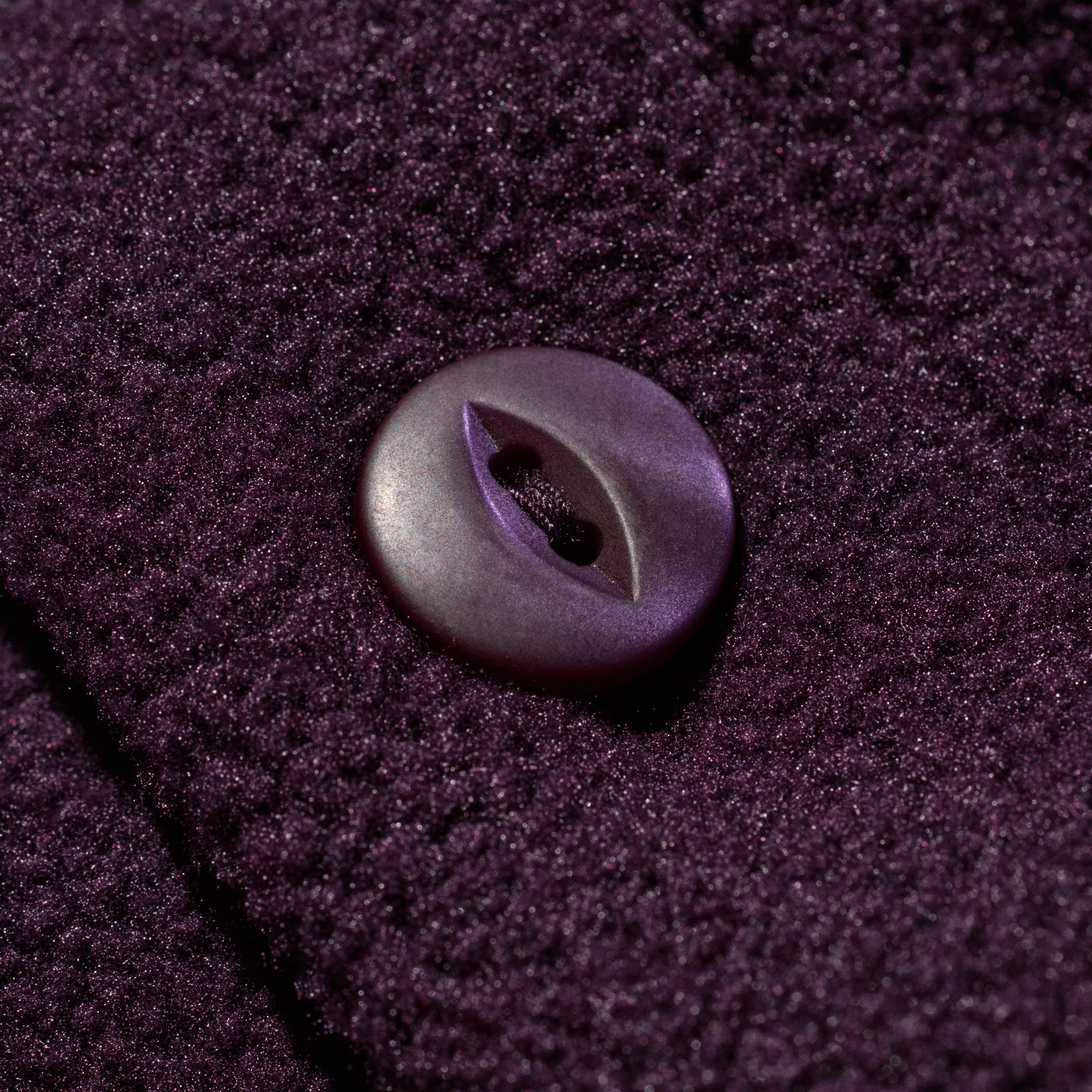 Shell-look buttons for a premium look.
