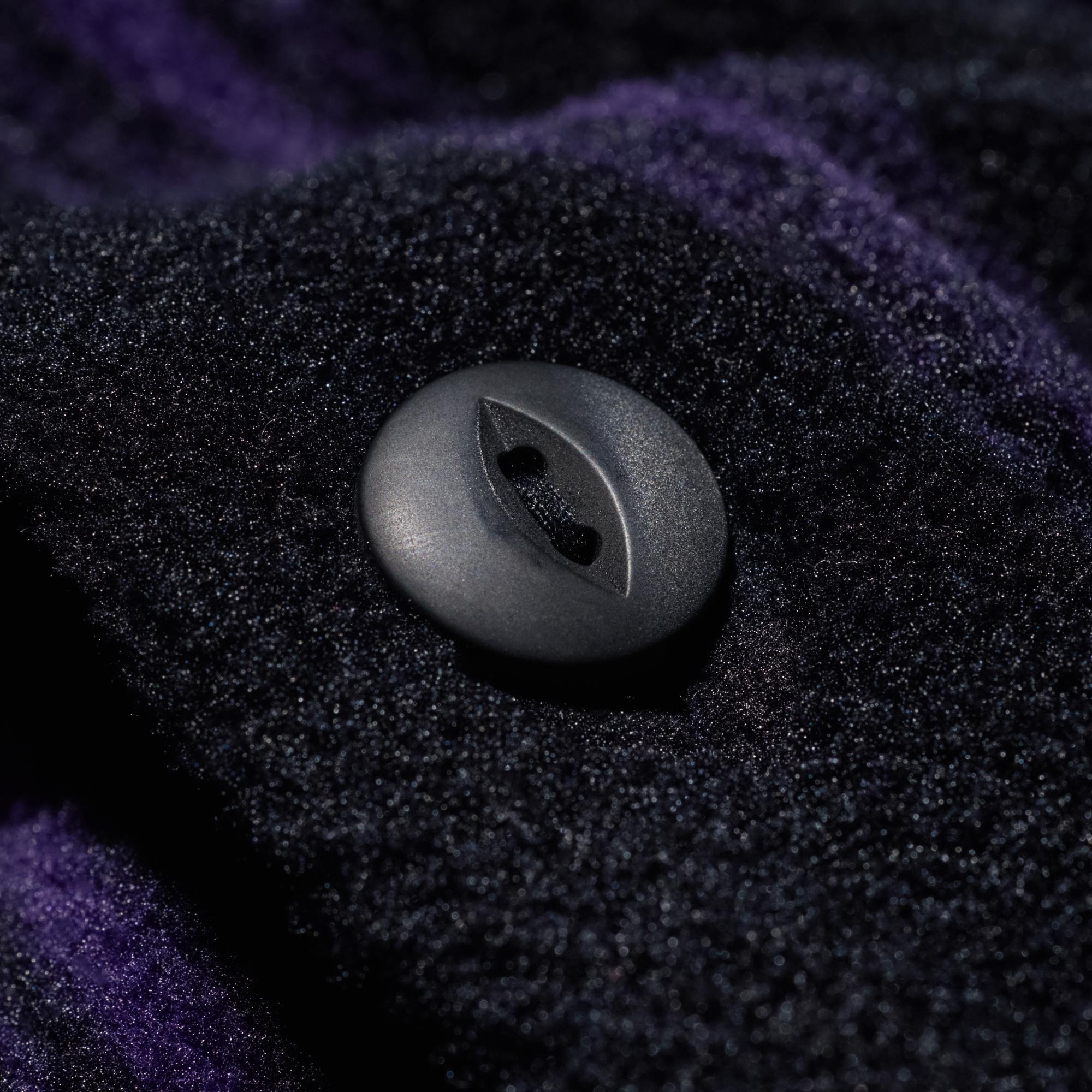 Shell-look buttons for a premium look.