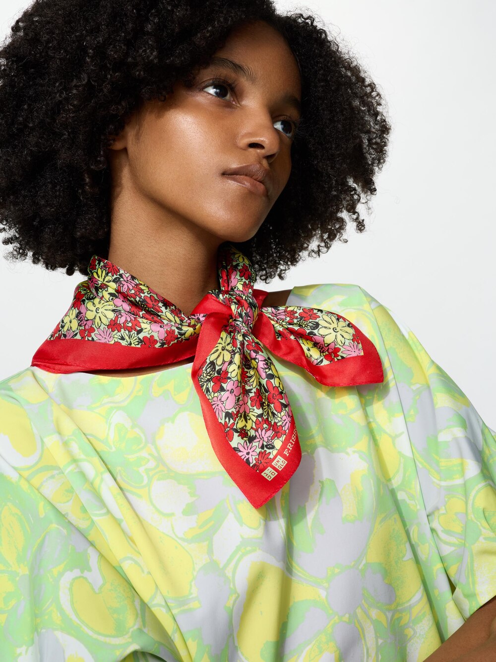 Женские аксессуары Uniqlo Silk Scarf | Flower Printed — фото 2