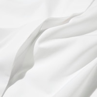 https://image.uniqlo.com/UQ/ST3/us/imagesgoods/489425/feature/usgoods_489425_feature1.jpg