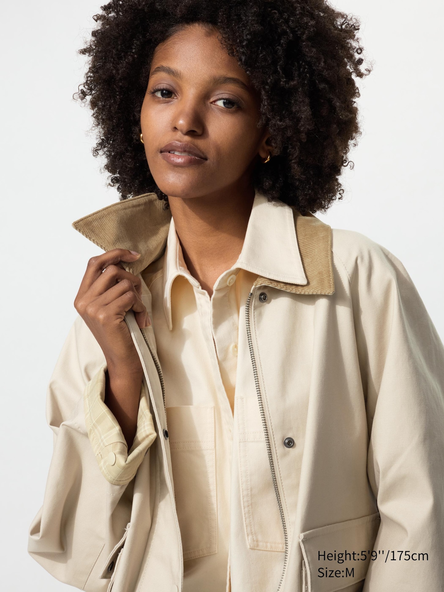 Женская короткая куртка Uniqlo Barn, цвет: Бежевый — фото 4