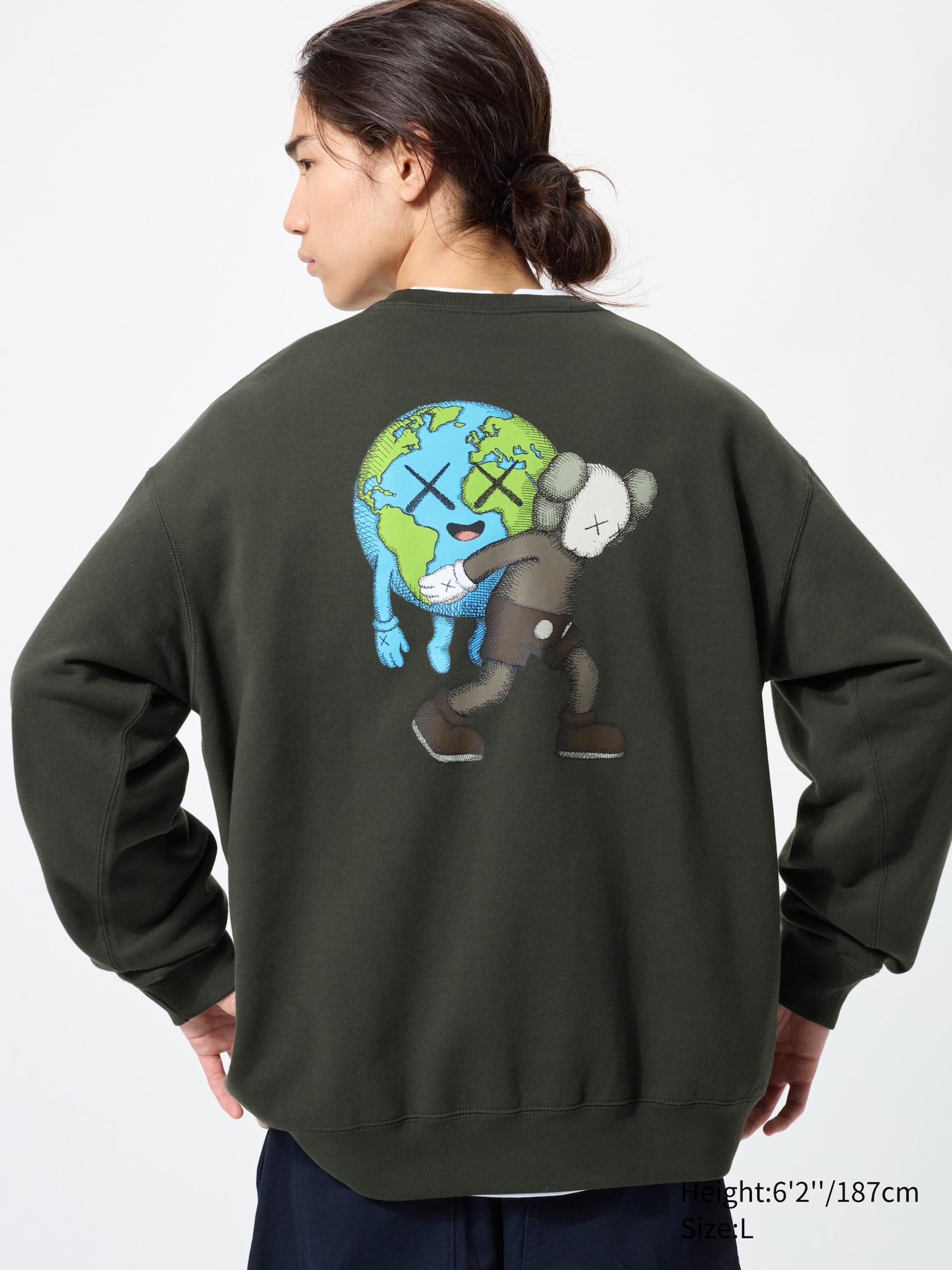 Men's KAWS UNIVERSE Sweatshirt | UNIQLO US