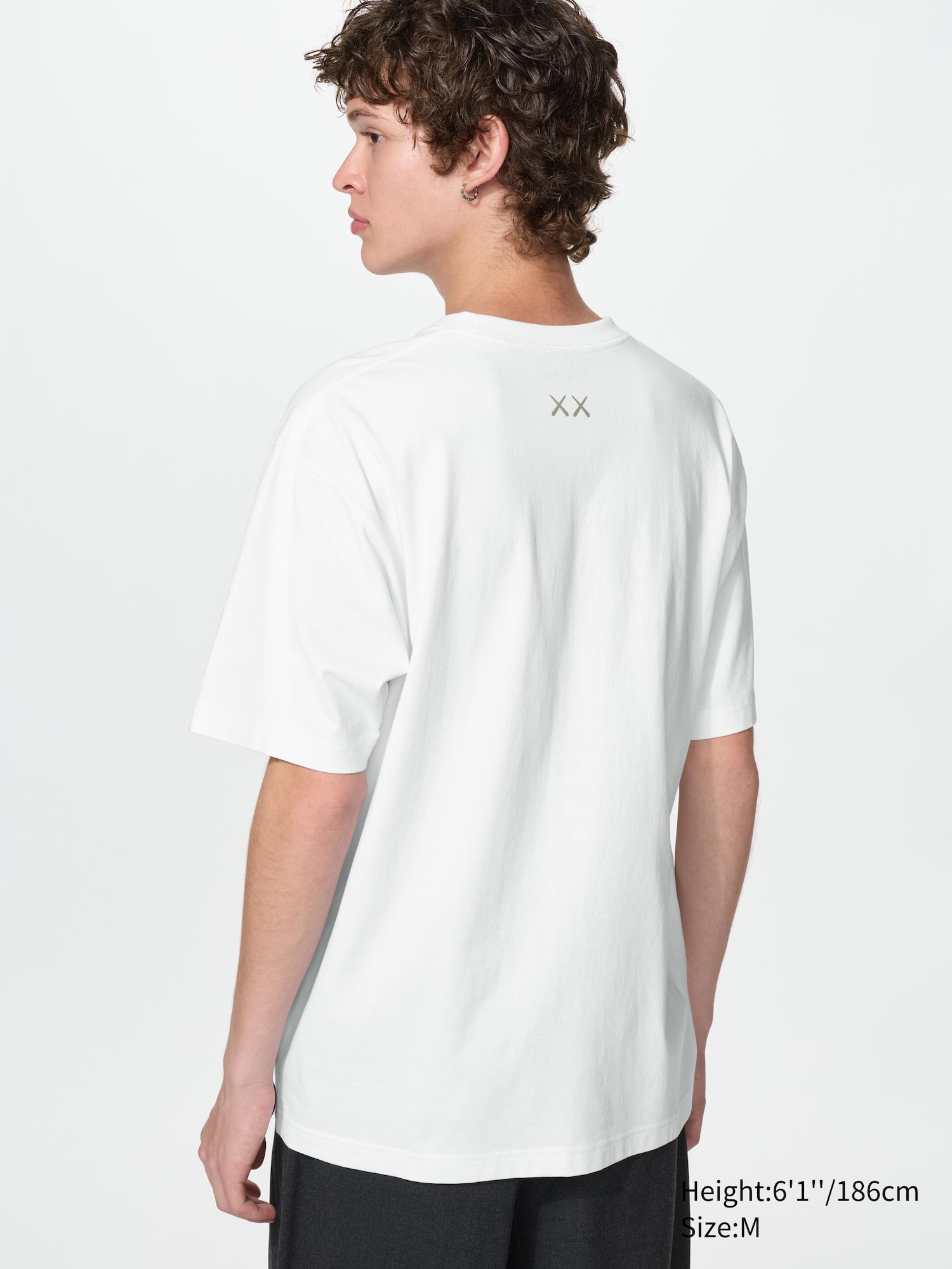 Men's KAWS UNIVERSE UT Graphic T-Shirt | UNIQLO US