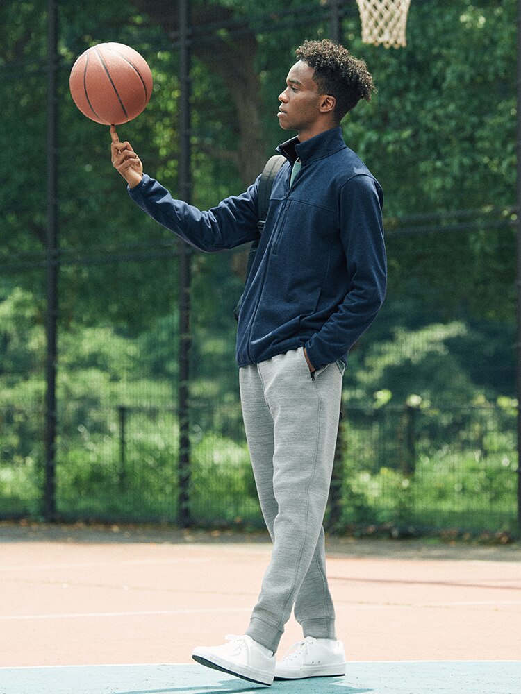 Featuring breathable inner grid panels + sensational stretch.