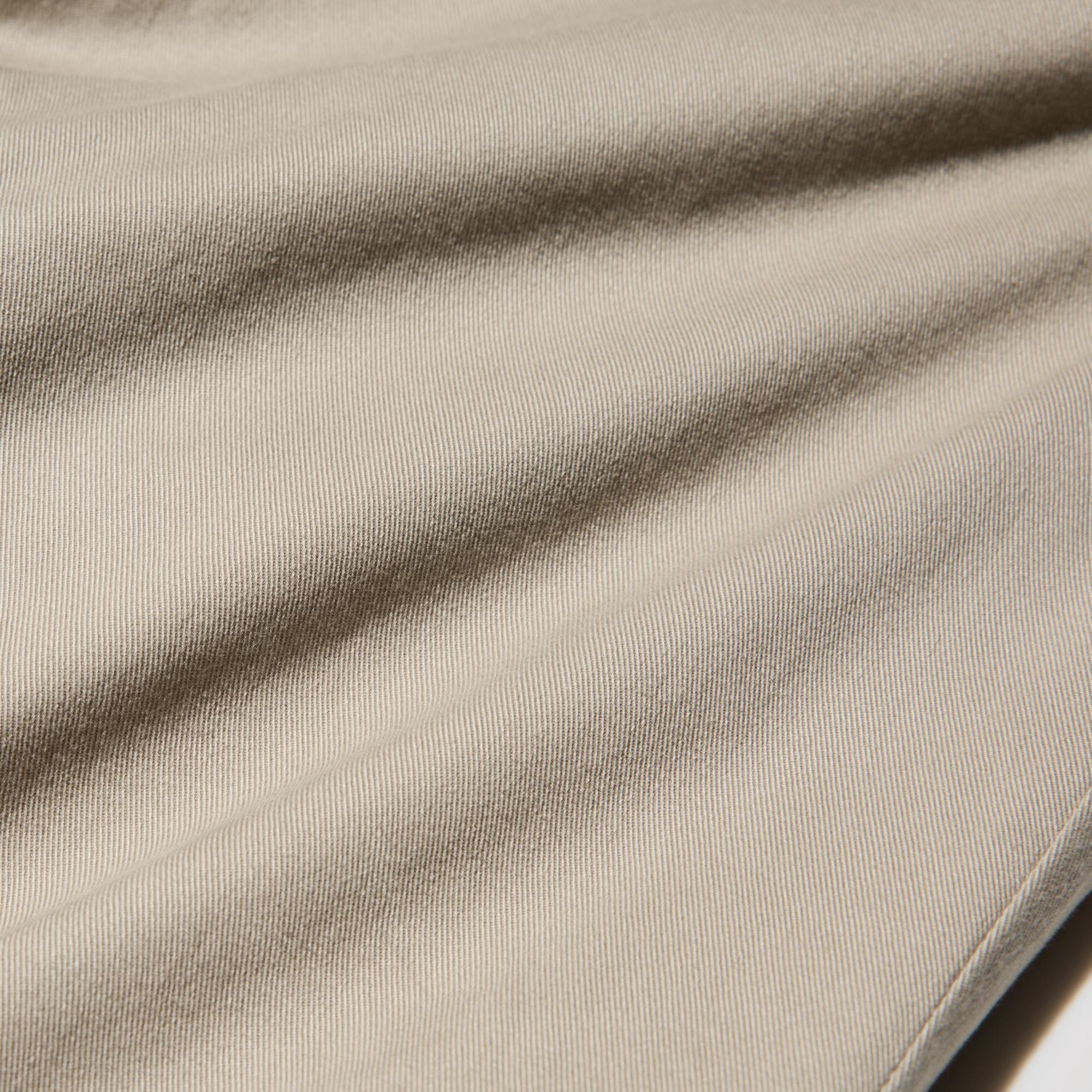 Comfortable 2-way stretch fabric.