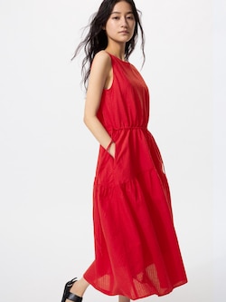 Đầm Vải Pha Linen Xếp Tầng Không Tay